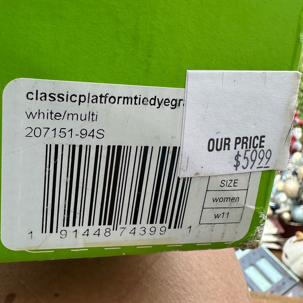 New CROCS Women's Tie-Dye Platform Sandals - Blue, Yellow, Pink size 11 - Picture 5 of 5